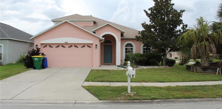 Villa ou maison à Wesley Chapel, Floride 5 chambres, 214.6 m2 № 2398565