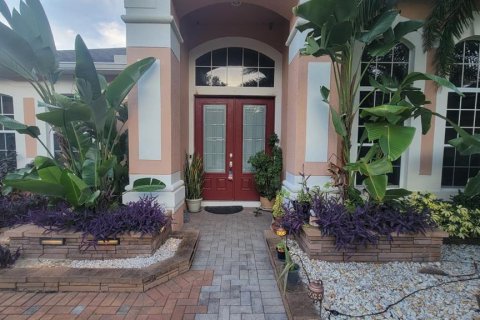 Casa en venta en Apopka, Florida, 4 dormitorios, 354.14 m2 № 1876080 - foto 1