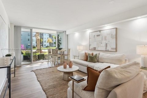 Condominio en venta en Oakland Park, Florida, 2 dormitorios, 90.58 m2 № 1862549 - foto 2