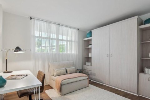 Condominio en venta en Oakland Park, Florida, 2 dormitorios, 90.58 m2 № 1862549 - foto 9