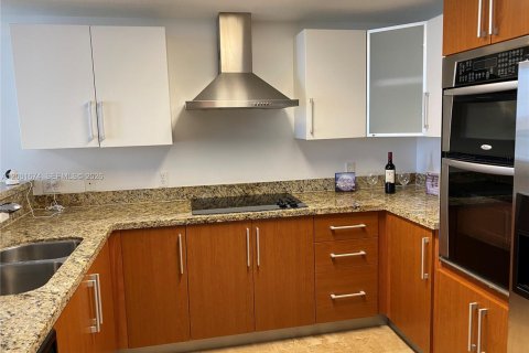 Снять в аренду кондоминиум в Майами, Флорида 1 спальня, 58.53м2, № 2065856 - фото 2