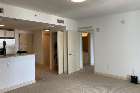 Снять в аренду кондоминиум в Майами, Флорида 1 спальня, 58.53м2, № 2065856 - фото 4