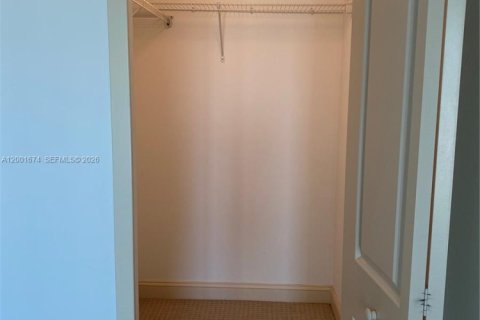 Снять в аренду кондоминиум в Майами, Флорида 1 спальня, 58.53м2, № 2065856 - фото 9