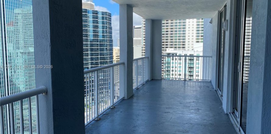 Кондоминиум с 1 спальней в Майами, Флорида № 2065856