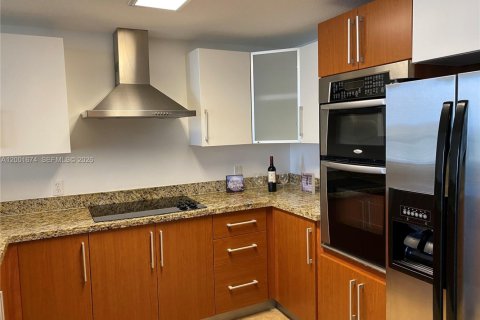 Снять в аренду кондоминиум в Майами, Флорида 1 спальня, 58.53м2, № 2065856 - фото 16