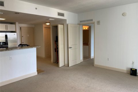 Снять в аренду кондоминиум в Майами, Флорида 1 спальня, 58.53м2, № 2065856 - фото 11