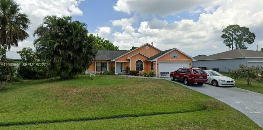 House in Port St. Lucie, Florida 3 bedrooms, 123.56 sq.m. № 2080744