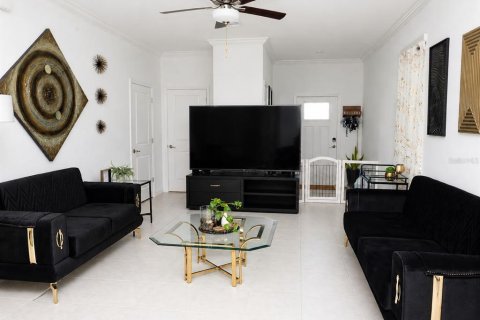 Adosado en venta en Zephyrhills, Florida, 2 dormitorios, 143.16 m2 № 2149632 - foto 5