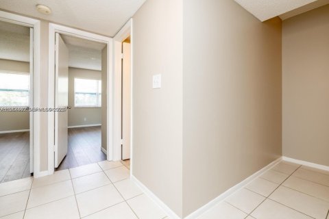 Adosado en alquiler en Hallandale Beach, Florida, 3 dormitorios, 156.26 m2 № 2028657 - foto 6