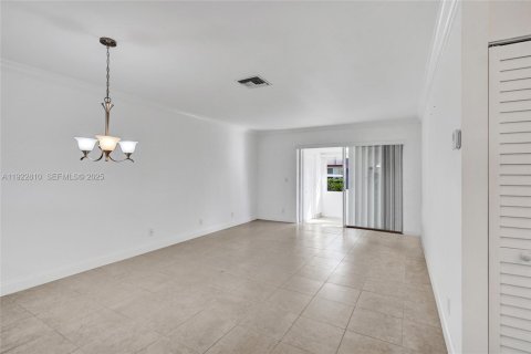 Casa en venta en West Palm Beach, Florida, 1 dormitorio, 61.5 m2 № 1983667 - foto 10