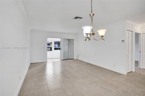 Casa en venta en West Palm Beach, Florida, 1 dormitorio, 61.5 m2 № 1983667 - foto 12