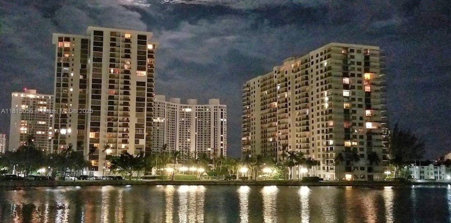 Condo à Aventura, Floride, 1 chambre № 1766723