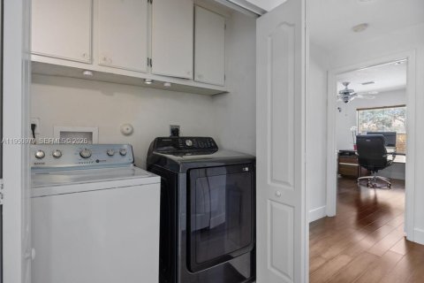 Townhouse in Royal Palm Beach, Florida 3 bedrooms, 148.46 sq.m. № 2007414 - photo 21