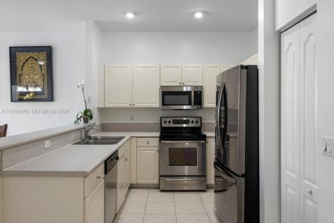 Townhouse in Royal Palm Beach, Florida 3 bedrooms, 148.46 sq.m. № 2007414 - photo 7