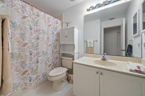 Townhouse in Royal Palm Beach, Florida 3 bedrooms, 148.46 sq.m. № 2007414 - photo 27