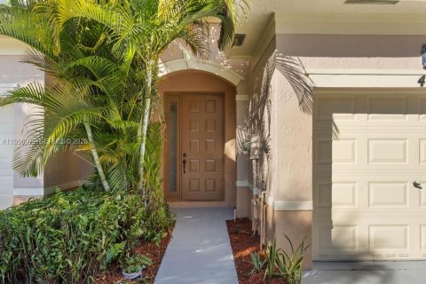 Townhouse in Royal Palm Beach, Florida 3 bedrooms, 148.46 sq.m. № 2007414 - photo 2