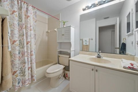 Townhouse in Royal Palm Beach, Florida 3 bedrooms, 148.46 sq.m. № 2007414 - photo 28