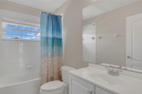 House in Davenport, Florida 4 bedrooms, 225.75 sq.m. № 2219302 - photo 16