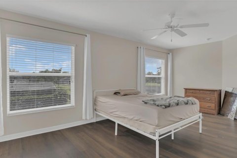House in Davenport, Florida 4 bedrooms, 225.75 sq.m. № 2219302 - photo 11