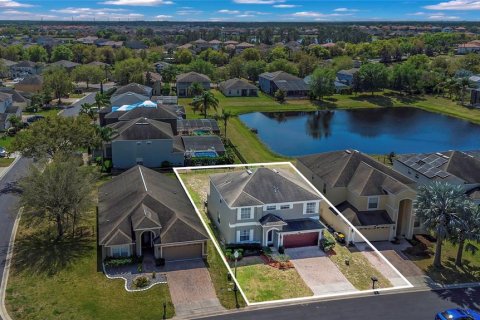 House in Davenport, Florida 4 bedrooms, 225.75 sq.m. № 2219302 - photo 19