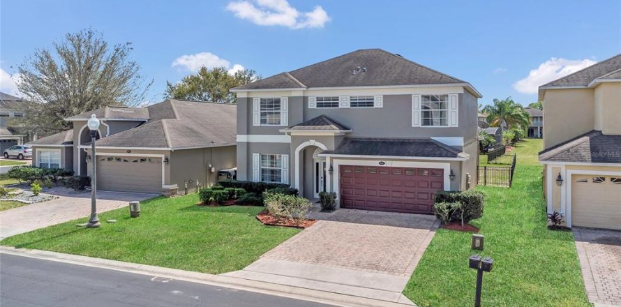 House in Davenport, Florida 4 bedrooms, 225.75 sq.m. № 2219302