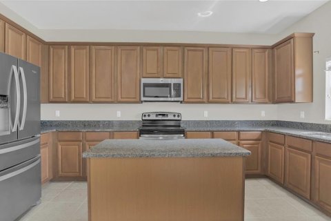House in Davenport, Florida 4 bedrooms, 225.75 sq.m. № 2219302 - photo 6