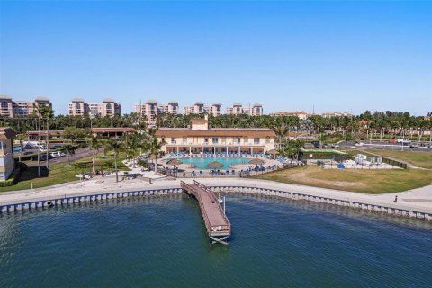 Снять в аренду кондоминиум в Сент-Питерсберг, Флорида 5 комнат, 104.98м2, № 1869841 - фото 29