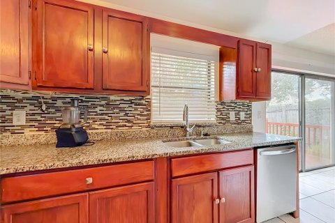 Villa ou maison à vendre à Orlando, Floride: 4 chambres, 156.35 m2 № 2356205 - photo 15