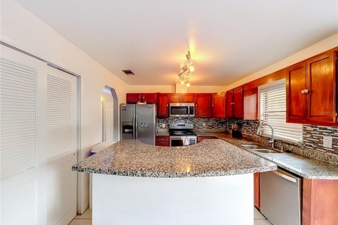 Villa ou maison à vendre à Orlando, Floride: 4 chambres, 156.35 m2 № 2356205 - photo 12