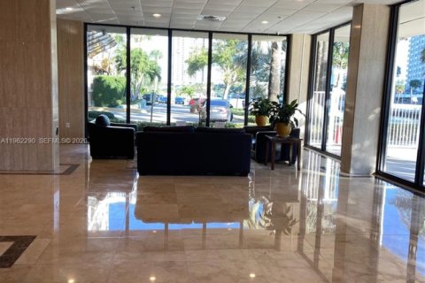 Copropriété à louer à Sunny Isles Beach, Floride: 1 chambre, 64.57 m2 № 2024905 - photo 15