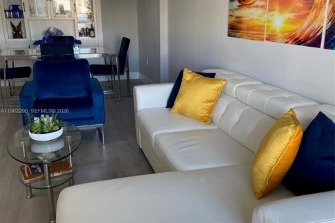 Copropriété à louer à Sunny Isles Beach, Floride: 1 chambre, 64.57 m2 № 2024905 - photo 3