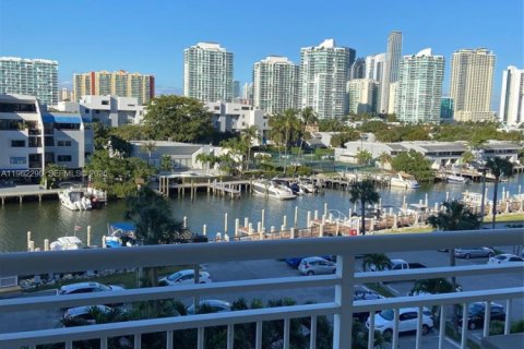 Condo à Sunny Isles Beach, Floride, 1 chambre  № 2024905