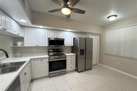 Apartamento en alquiler en Largo, Florida, 3 dormitorios, 146.32 m2 № 1848006 - foto 3