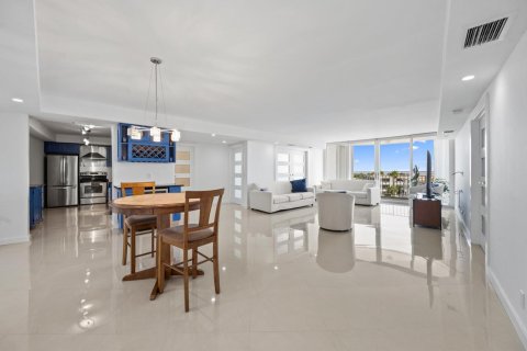 Condo in Palm Beach, Florida, 2 bedrooms  № 2392031