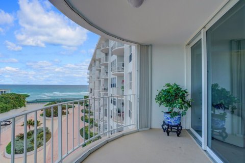 Condo in Palm Beach, Florida, 2 bedrooms № 2392031 - photo 22