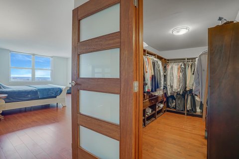 Condo in Palm Beach, Florida, 2 bedrooms № 2392031 - photo 15