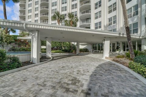 Condo in Palm Beach, Florida, 2 bedrooms № 2392031 - photo 20