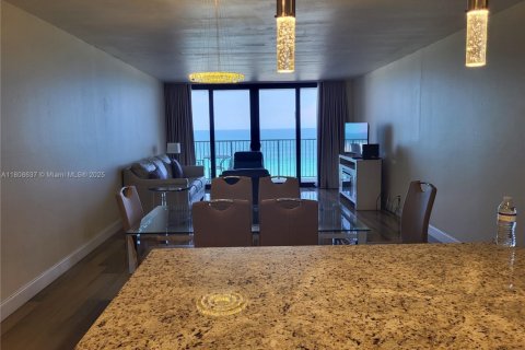 Copropriété à louer à Hollywood, Floride: 1 chambre, 91.04 m2 № 1865479 - photo 6