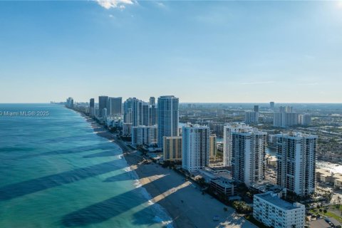 Copropriété à louer à Hollywood, Floride: 1 chambre, 91.04 m2 № 1865479 - photo 25