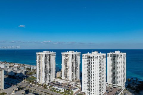 Copropriété à louer à Hollywood, Floride: 1 chambre, 91.04 m2 № 1865479 - photo 22