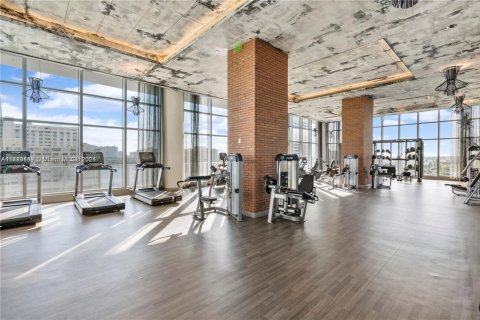 Condo in Hollywood, Florida, 2 bedrooms № 1959027 - photo 21