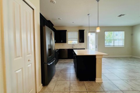 Townhouse in Kissimmee, Florida 4 bedrooms, 182 sq.m. № 2277641 - photo 10