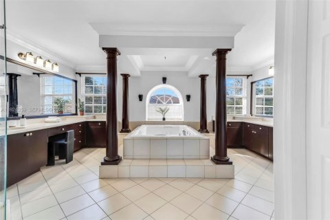 Купить виллу или дом в Мирамар, Флорида 5 спален, 362.41м2, № 1994851 - фото 25