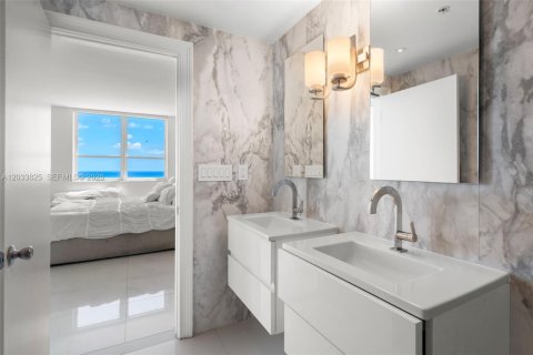 Copropriété à vendre à Miami Beach, Floride: 2 chambres, 138.42 m2 № 2154901 - photo 22