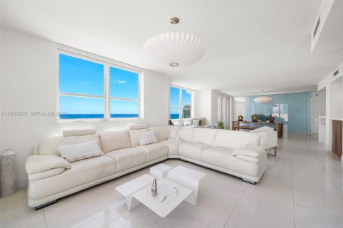 Copropriété à vendre à Miami Beach, Floride: 2 chambres, 138.42 m2 № 2154901 - photo 11
