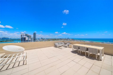 Copropriété à vendre à Miami Beach, Floride: 2 chambres, 138.42 m2 № 2154901 - photo 10