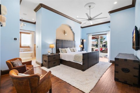 House in Tampa, Florida 5 bedrooms, 410.81 sq.m. № 2431003 - photo 29