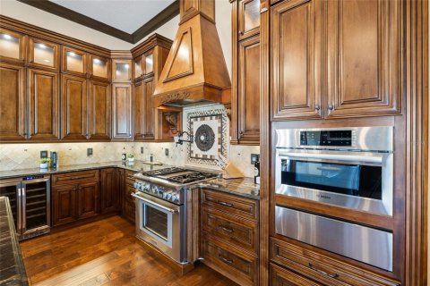 House in Tampa, Florida 5 bedrooms, 410.81 sq.m. № 2431003 - photo 21