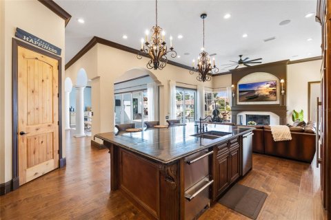 House in Tampa, Florida 5 bedrooms, 410.81 sq.m. № 2431003 - photo 23
