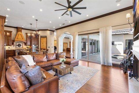 House in Tampa, Florida 5 bedrooms, 410.81 sq.m. № 2431003 - photo 27